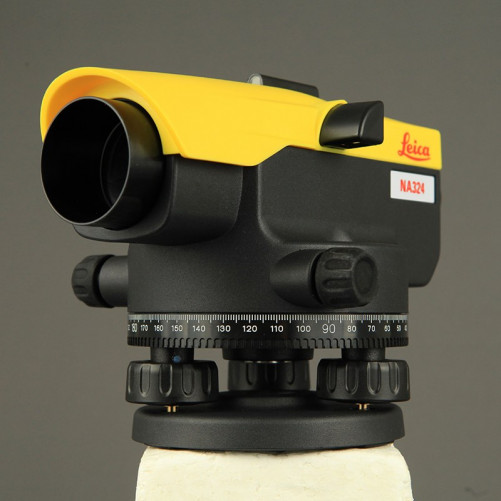 niveau Leica NA 324